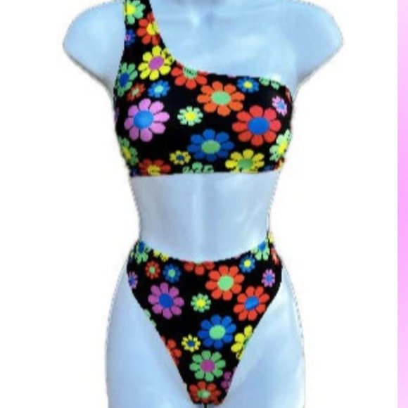 Planet Disco Electric Daisy One Shoulder Set - Picture 2 of 2